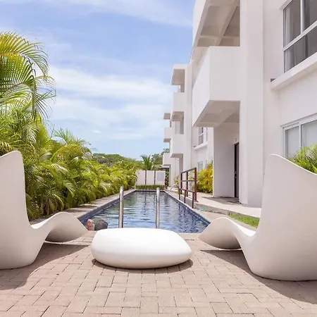 Bright & Airy New Condo, 5 Min Walk To Jaco Beach! Exterior photo