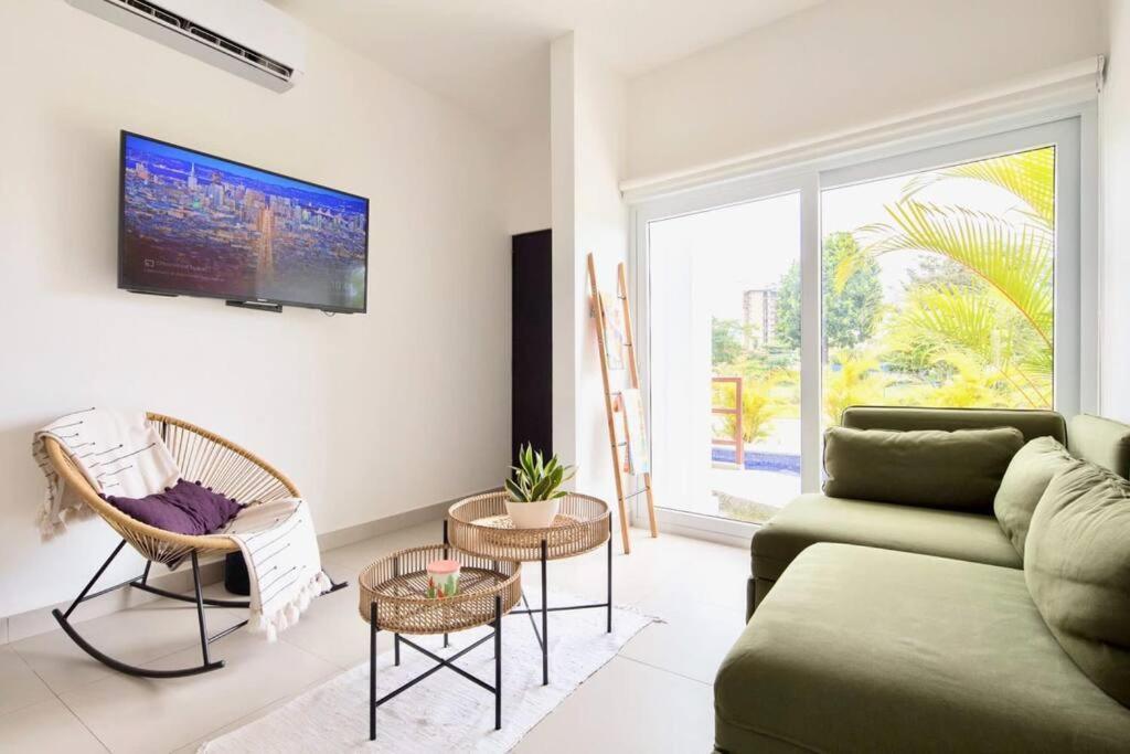 Apartment Bright & Airy New Condo, 5 Min Walk To Beach! Jaco