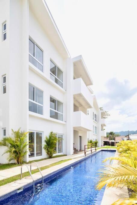 Apartment Bright & Airy New Condo, 5 Min Walk To Beach! Jaco