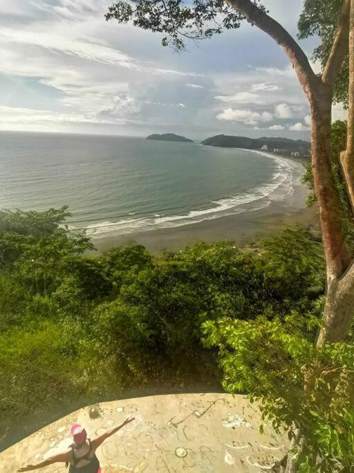 Apartment Bright & Airy New Condo, 5 Min Walk To Beach! Jaco