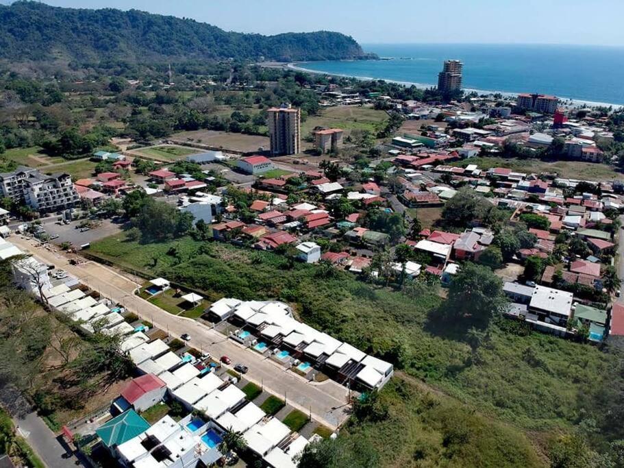 Bright & Airy New Condo, 5 Min Walk To Beach! Apartment Jaco